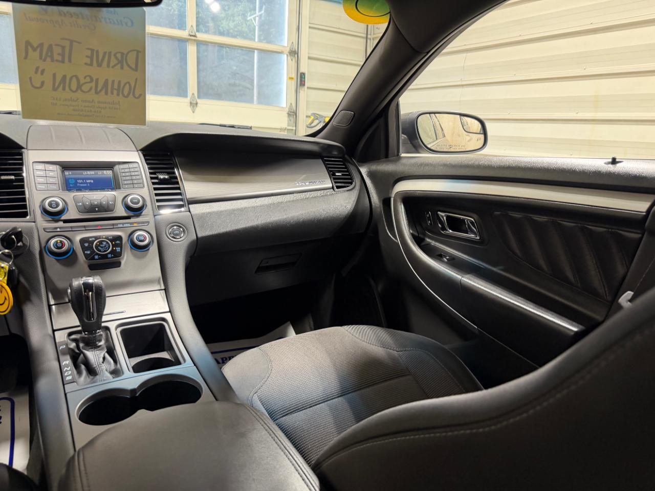 Ford Taurus SEL FWD 2018