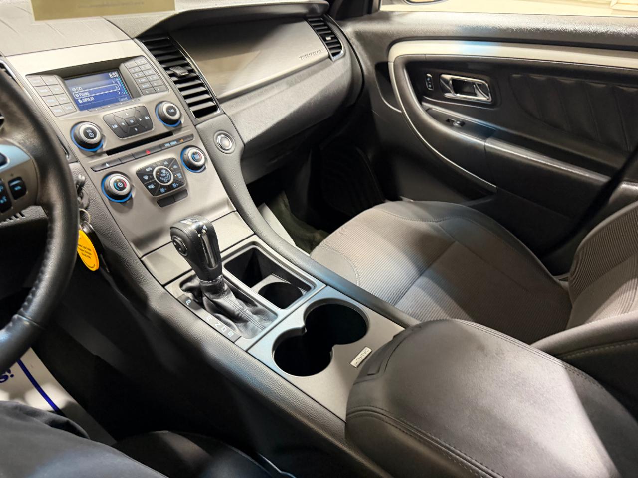 Ford Taurus SEL FWD 2018