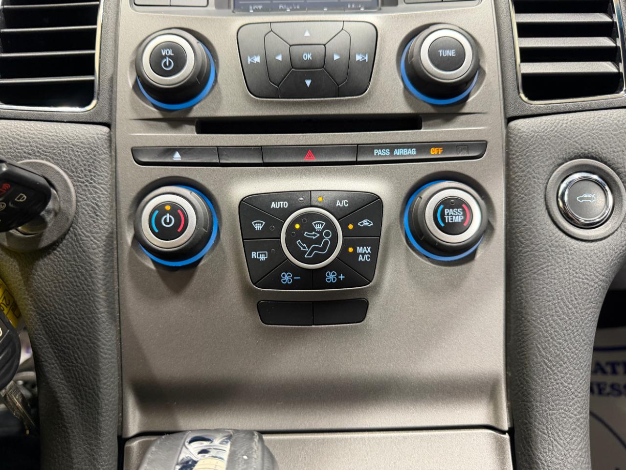 Ford Taurus SEL FWD 2018