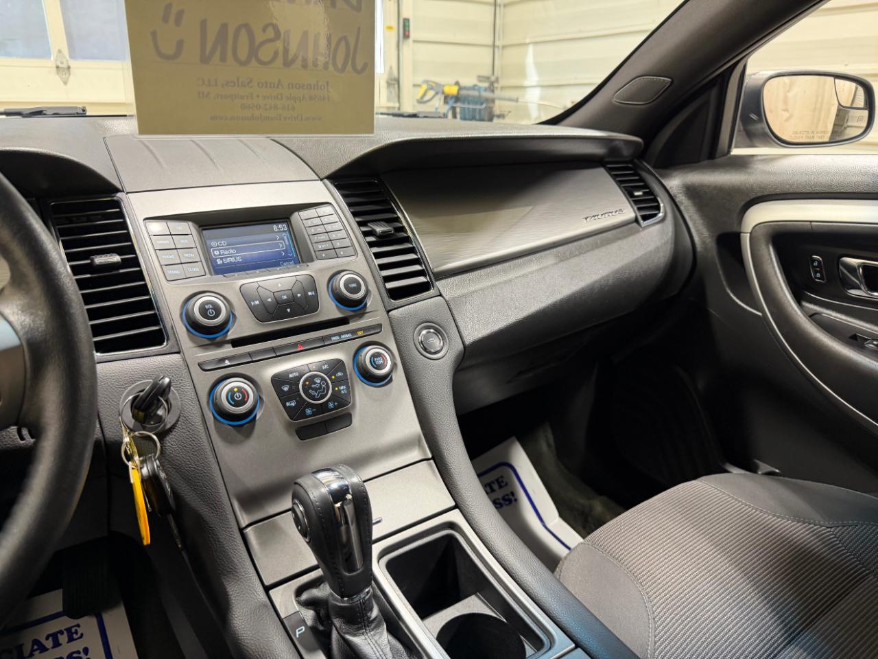 Ford Taurus SEL FWD 2018
