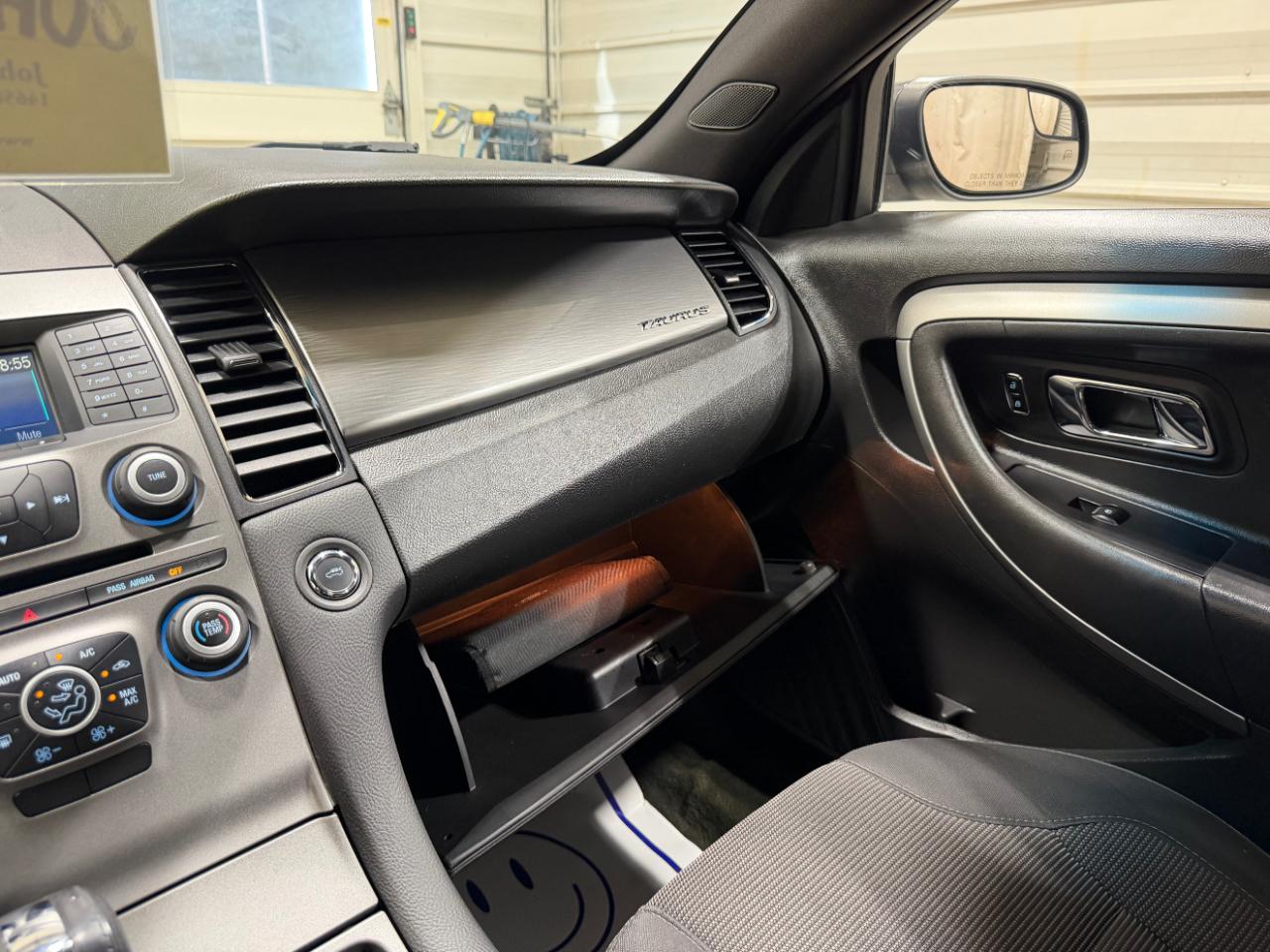 Ford Taurus SEL FWD 2018