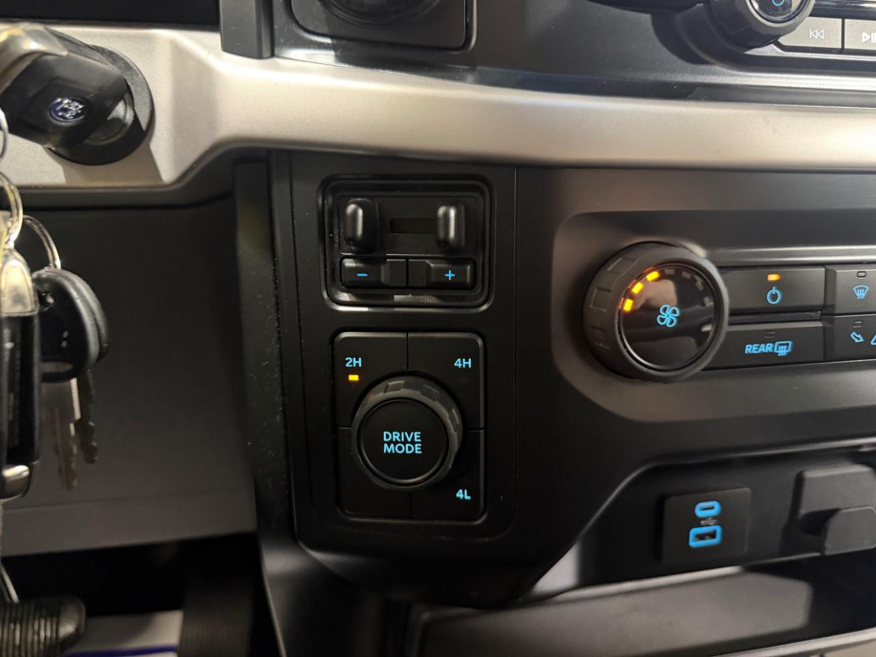 Ford F-150 XL 4WD SuperCrew 5.5' Box 2022