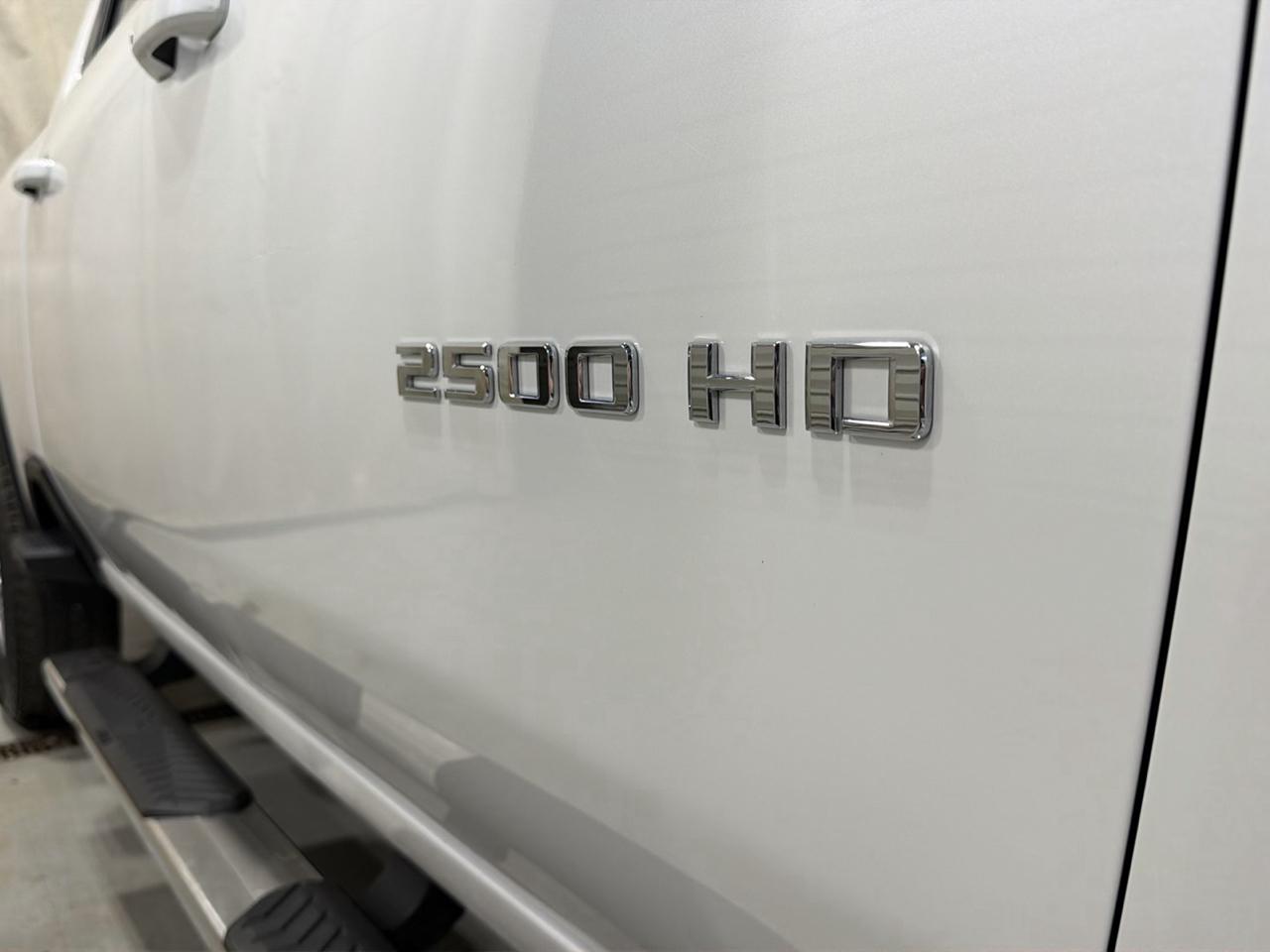Chevrolet Silverado 2500HD 4WD Crew Cab 159" LT 2023