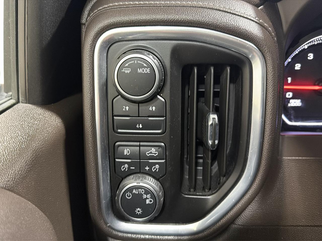 Chevrolet Silverado 2500HD 4WD Crew Cab 159" LT 2023