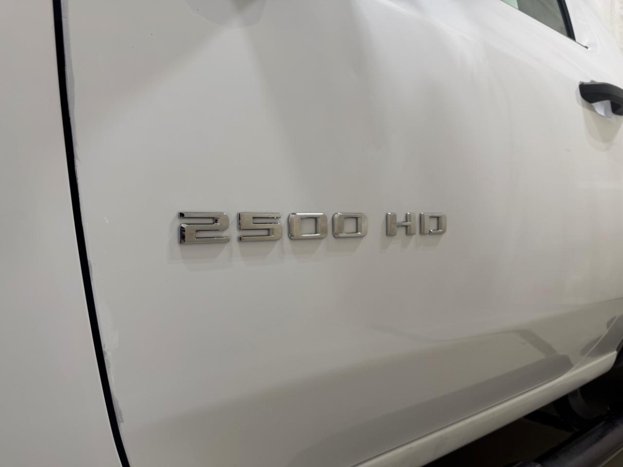 Chevrolet Silverado 2500HD 4WD Reg Cab 142" Work Truck 2022