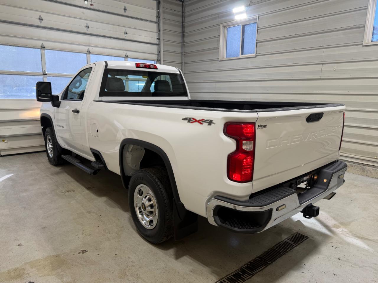 Chevrolet Silverado 2500HD 4WD Reg Cab 142" Work Truck 2022