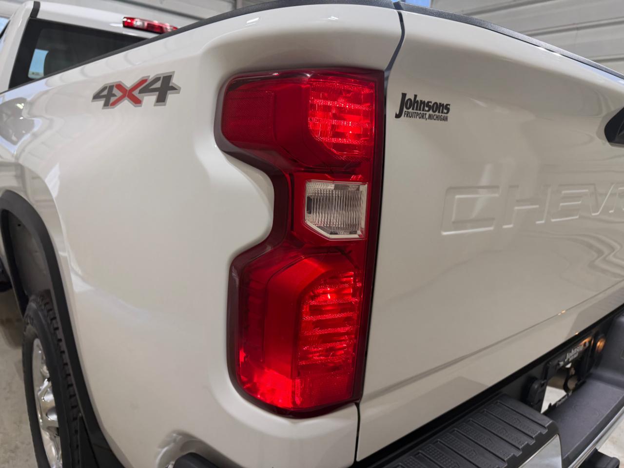 Chevrolet Silverado 2500HD 4WD Reg Cab 142" Work Truck 2022