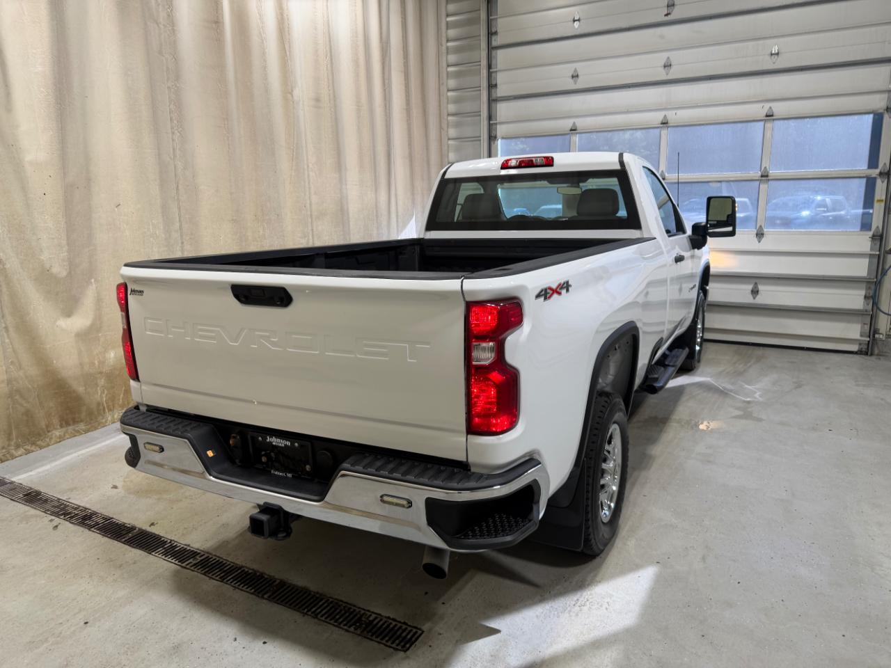 Chevrolet Silverado 2500HD 4WD Reg Cab 142" Work Truck 2022