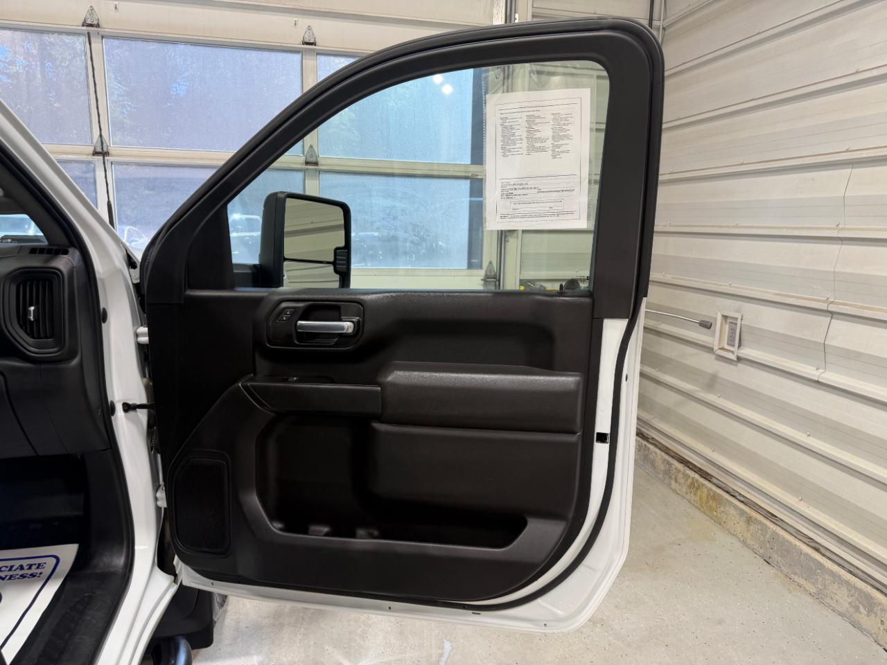 Chevrolet Silverado 2500HD 4WD Reg Cab 142" Work Truck 2022