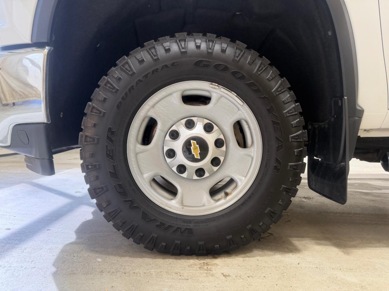 Chevrolet Silverado 2500HD 4WD Reg Cab 142" Work Truck 2022