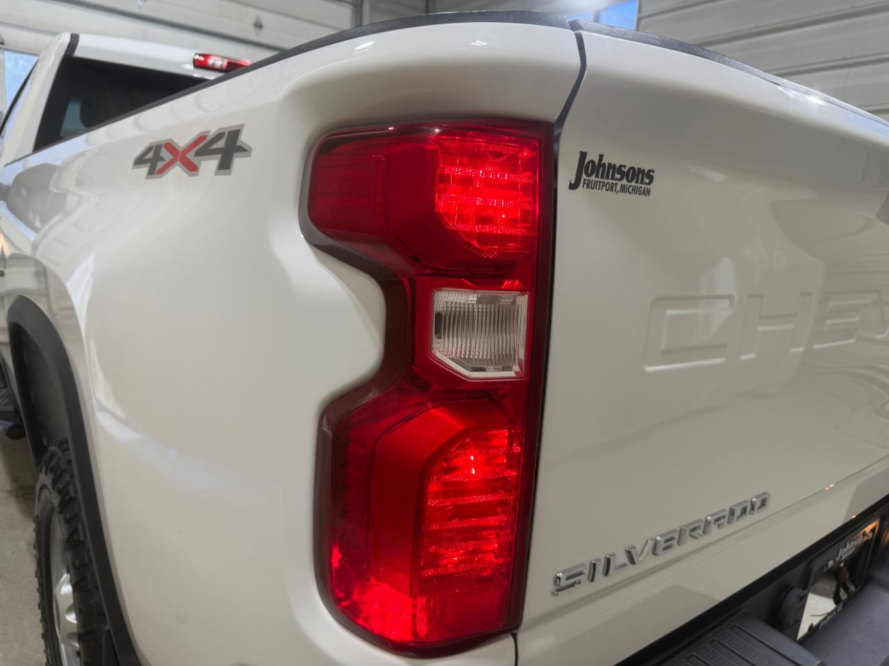Chevrolet Silverado 2500HD 4WD Reg Cab 142" Work Truck 2022