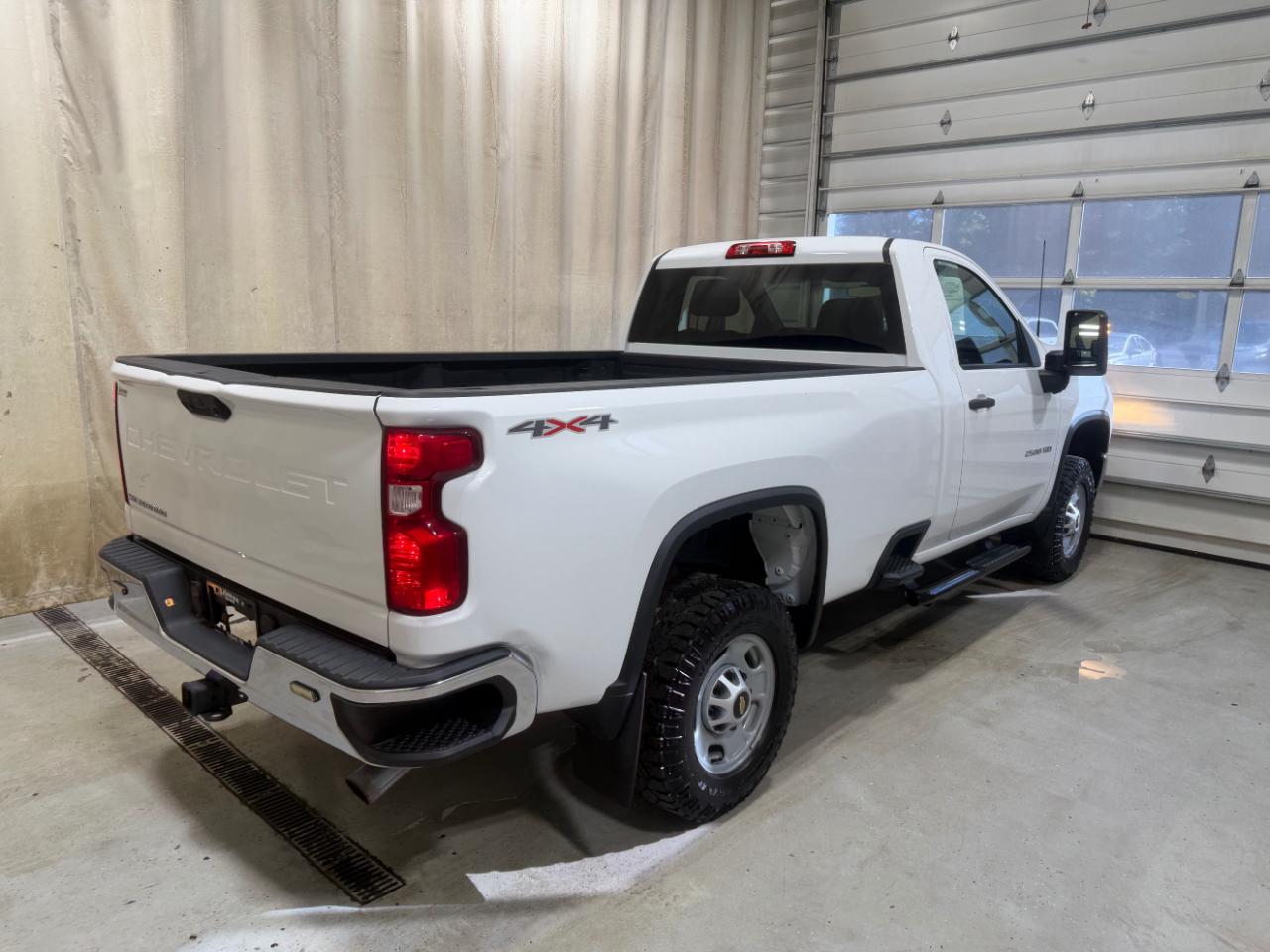 Chevrolet Silverado 2500HD 4WD Reg Cab 142" Work Truck 2022
