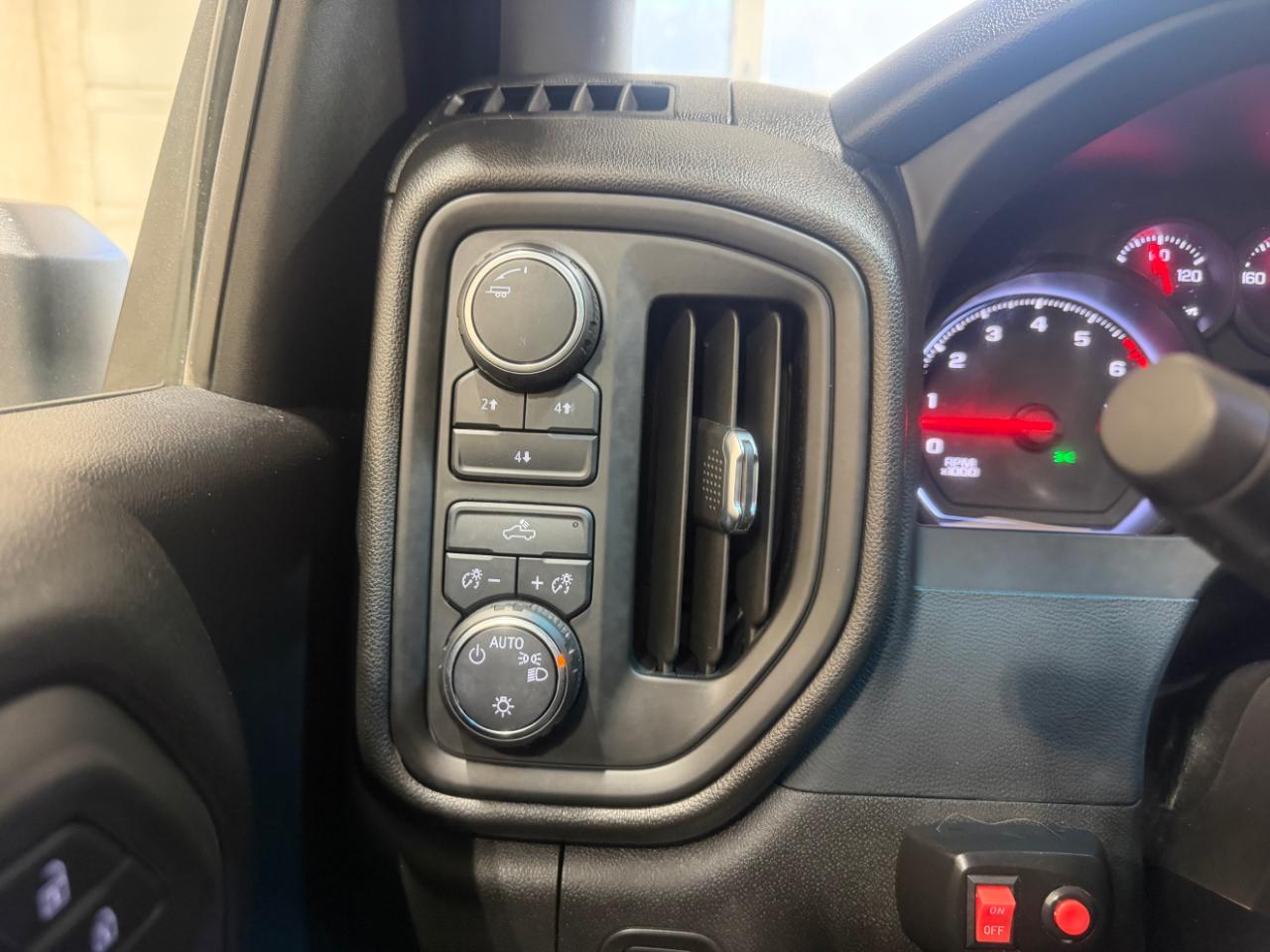 Chevrolet Silverado 2500HD 4WD Reg Cab 142" Work Truck 2022