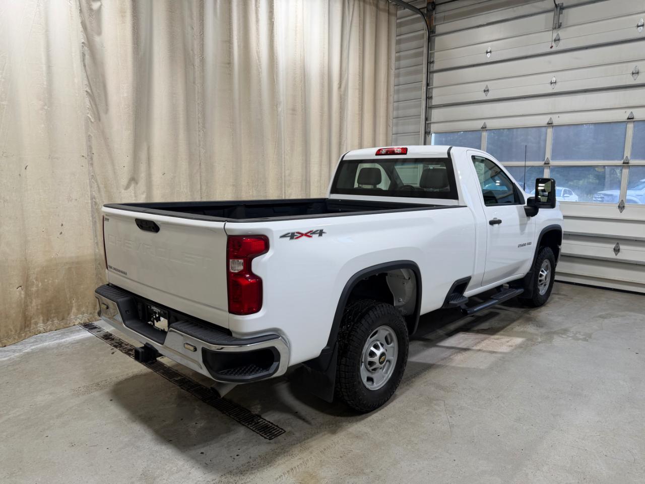 Chevrolet Silverado 2500HD 4WD Reg Cab 142" Work Truck 2022