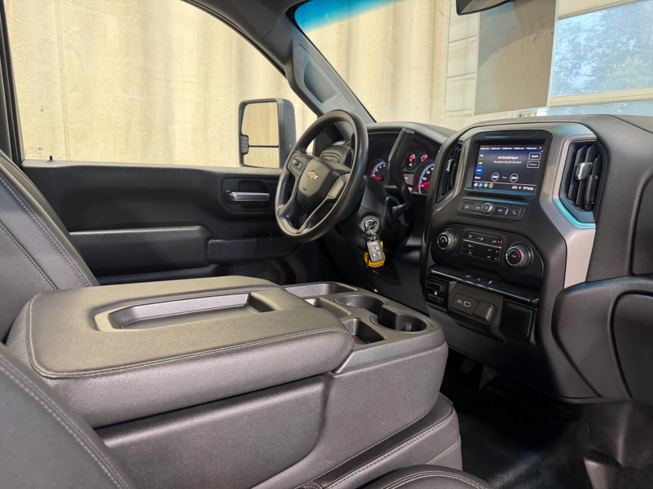 Chevrolet Silverado 2500HD 4WD Reg Cab 142" Work Truck 2022