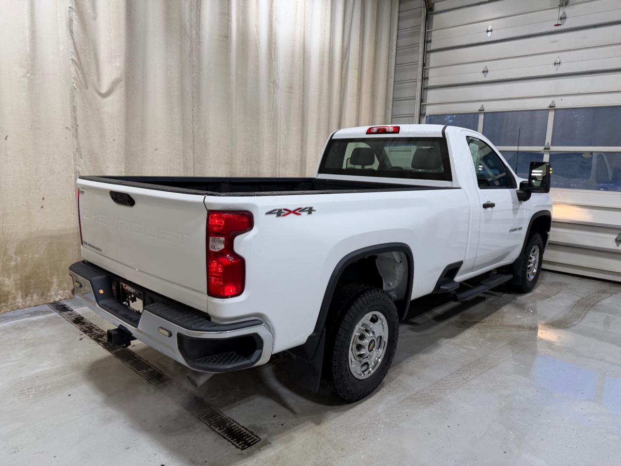Chevrolet Silverado 2500HD 4WD Reg Cab 142" Work Truck 2022