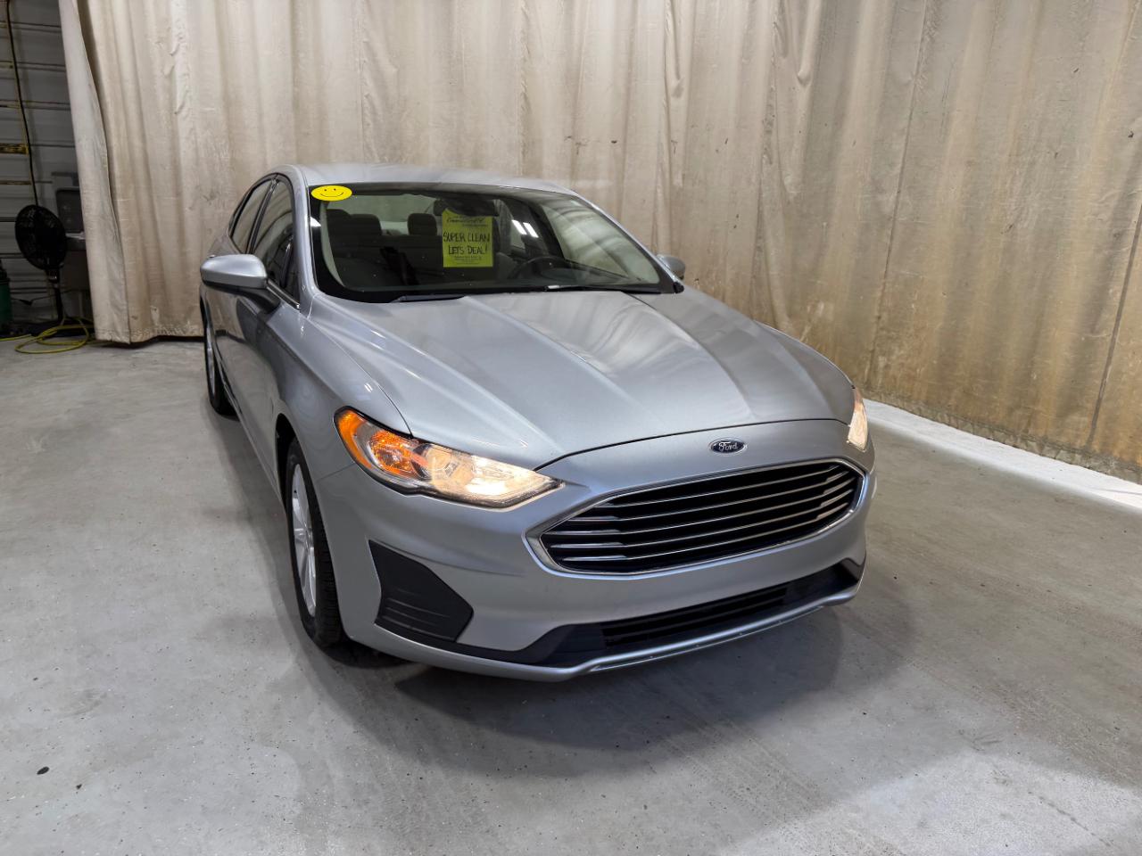 Ford Fusion SE FWD 2020