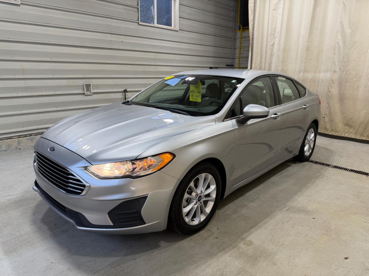 Ford Fusion SE FWD 2020