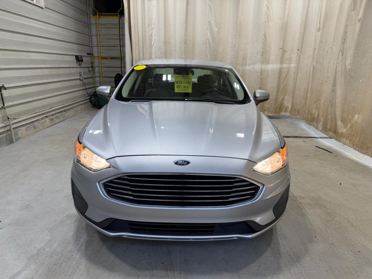 Ford Fusion SE FWD 2020