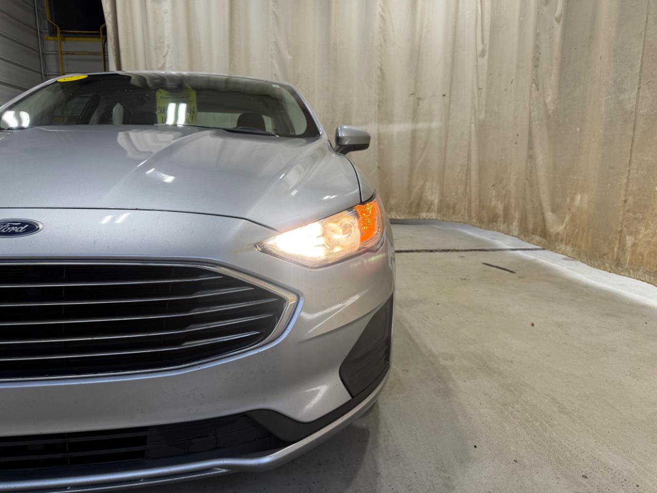 Ford Fusion SE FWD 2020