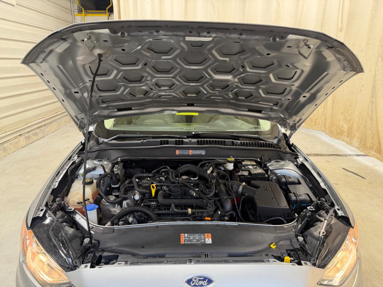 Ford Fusion SE FWD 2020