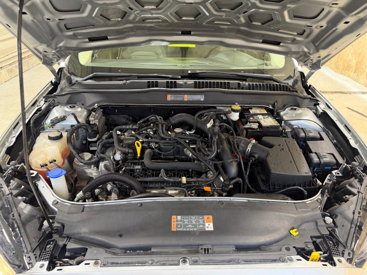 Ford Fusion SE FWD 2020