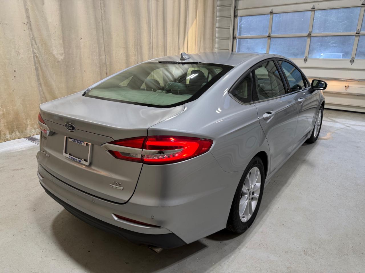 Ford Fusion SE FWD 2020