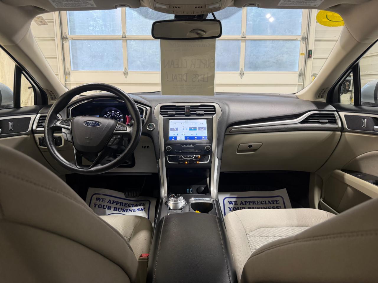 Ford Fusion SE FWD 2020