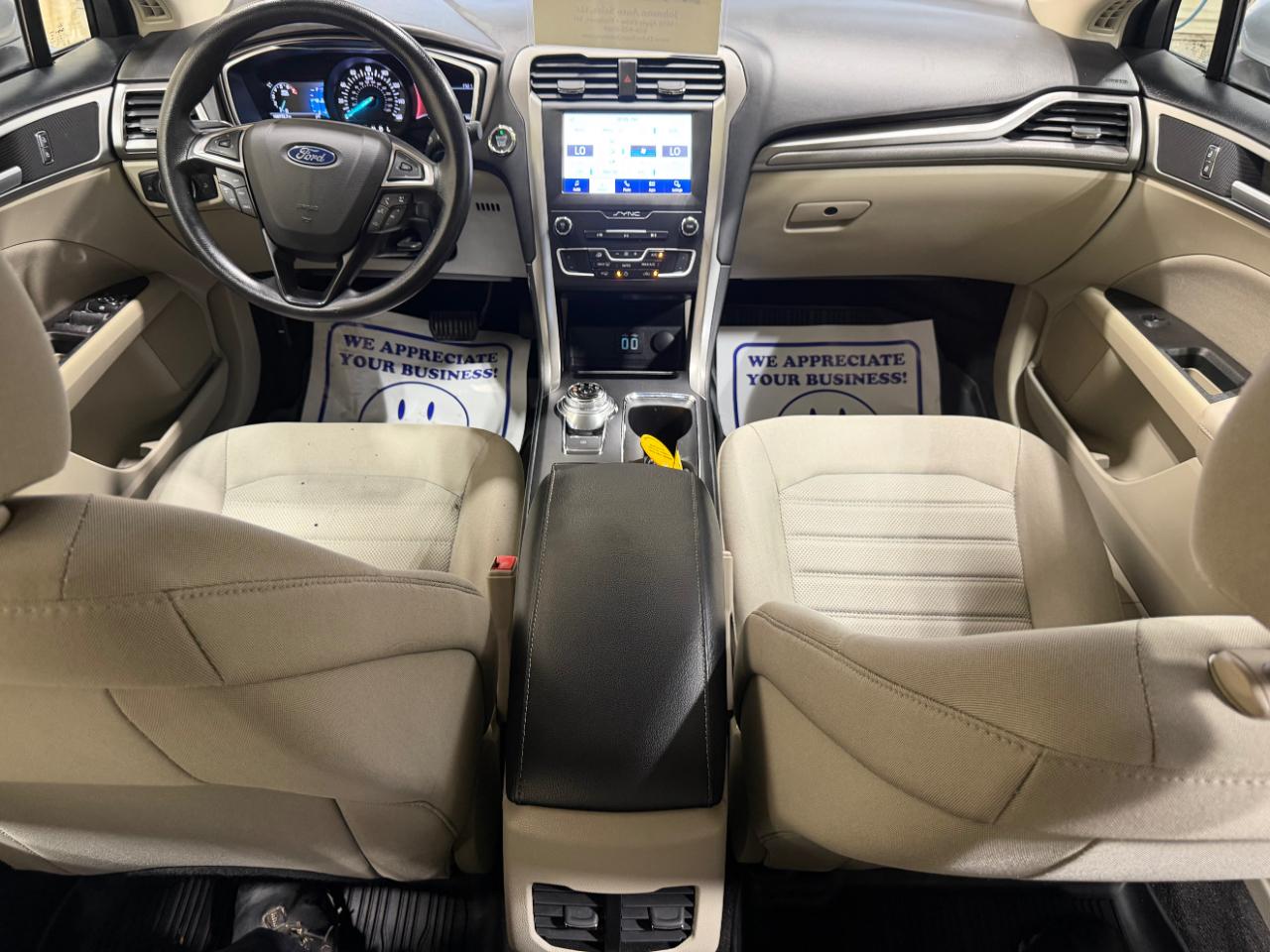 Ford Fusion SE FWD 2020