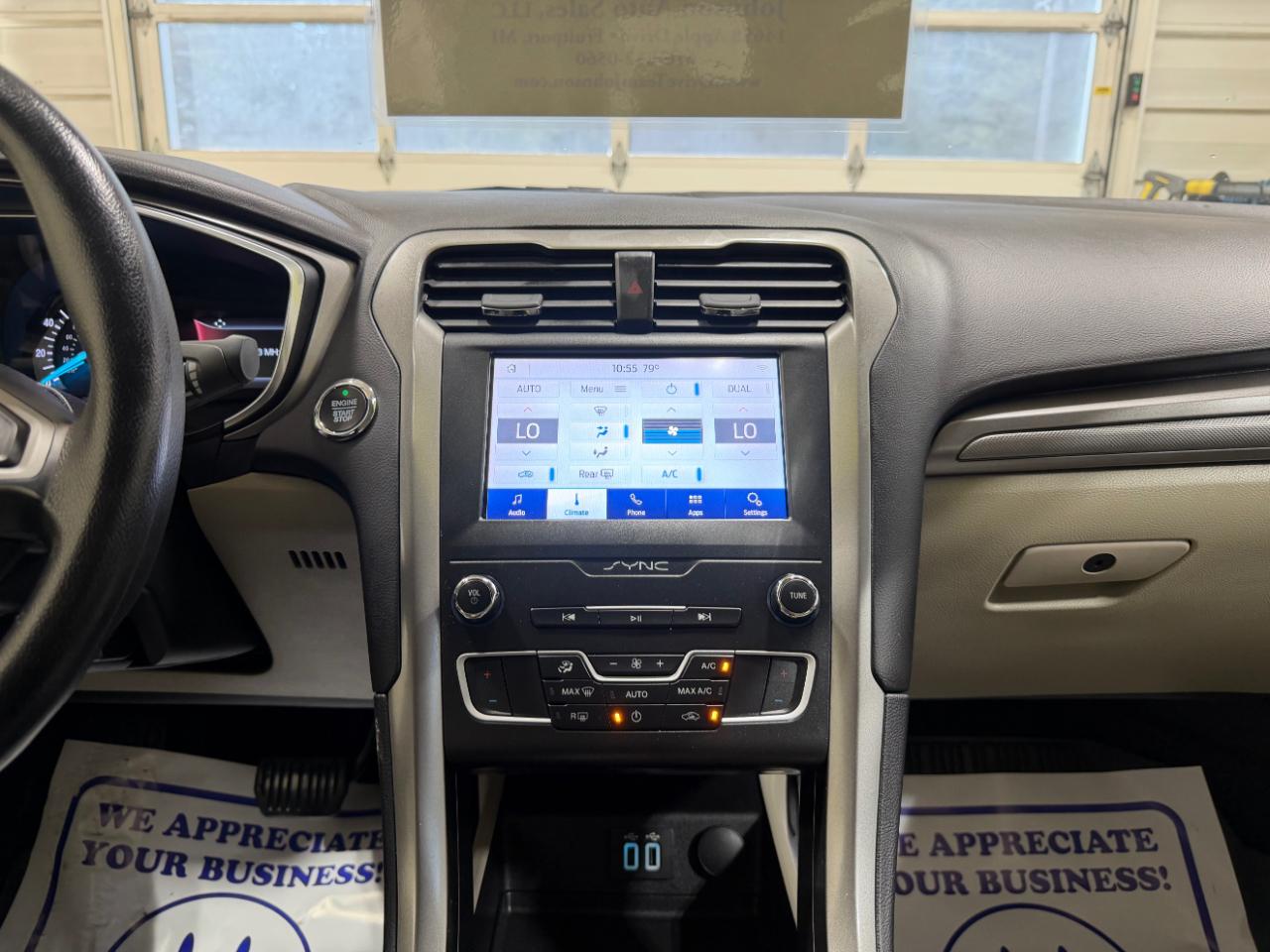 Ford Fusion SE FWD 2020
