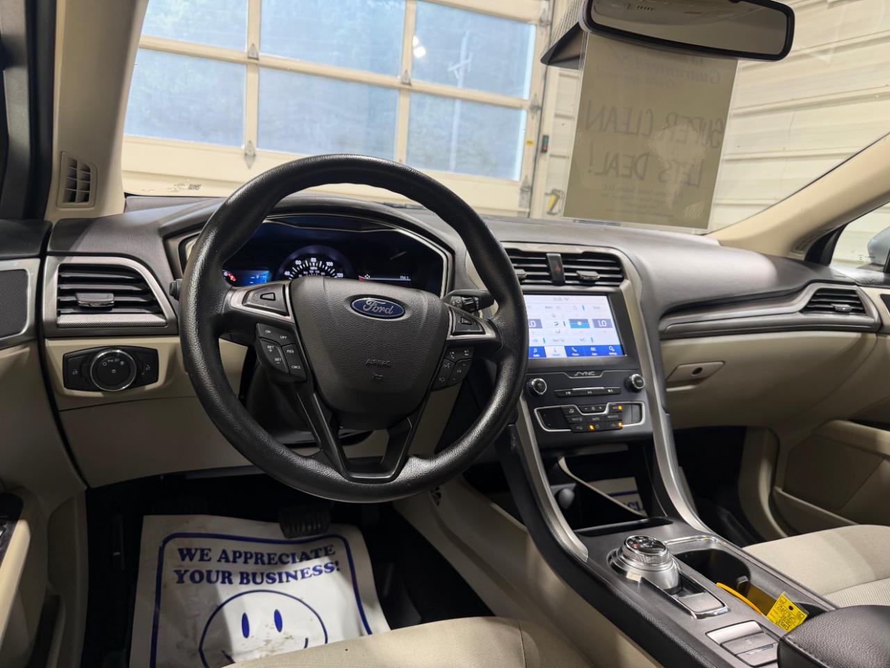 Ford Fusion SE FWD 2020