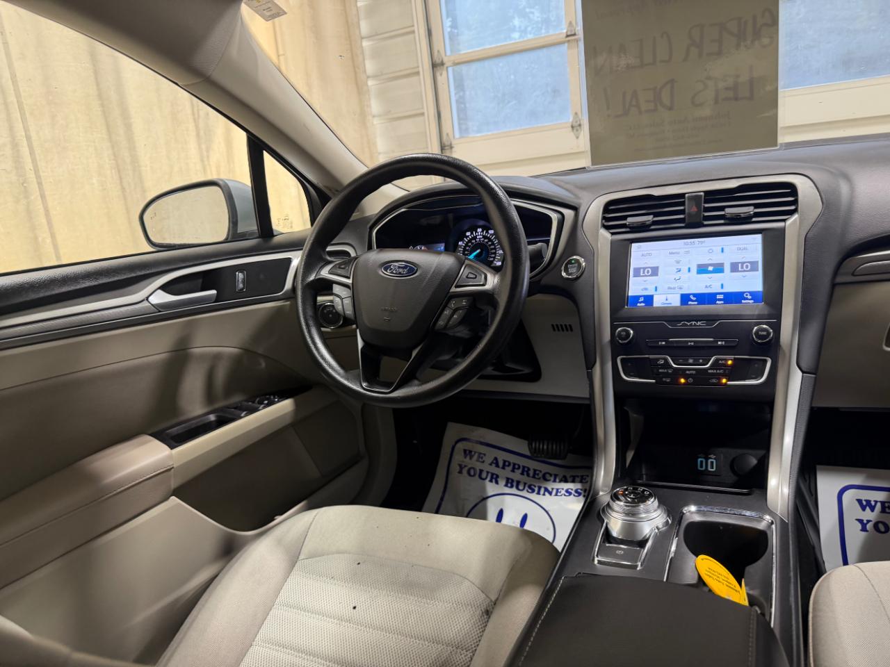 Ford Fusion SE FWD 2020