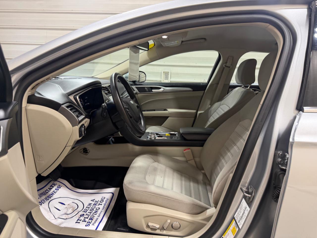 Ford Fusion SE FWD 2020