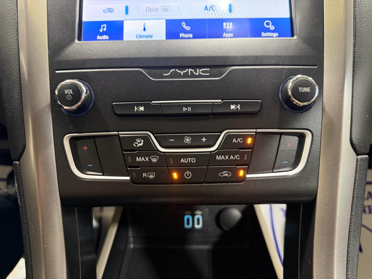 Ford Fusion SE FWD 2020