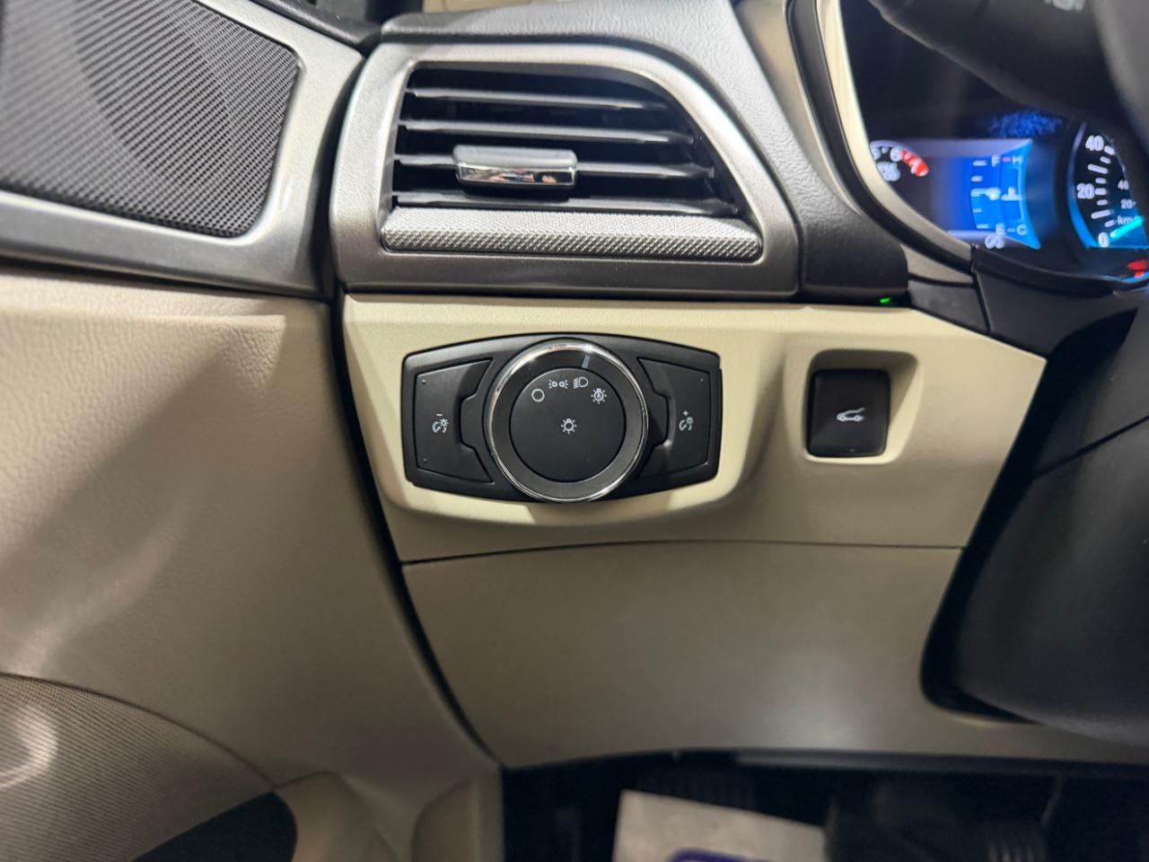 Ford Fusion SE FWD 2020