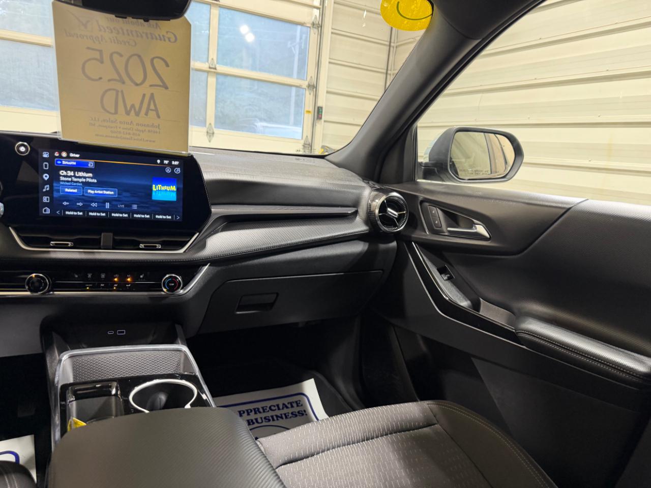 Chevrolet Equinox AWD 4dr LT w/2LT 2025