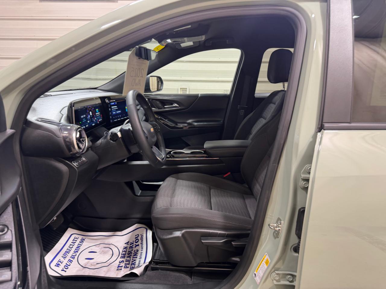 Chevrolet Equinox AWD 4dr LT w/2LT 2025
