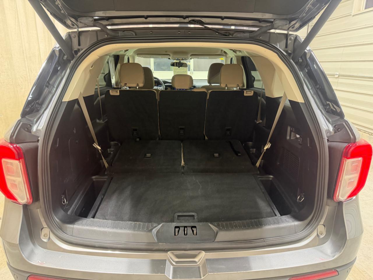 Ford Explorer Base 4WD 2021