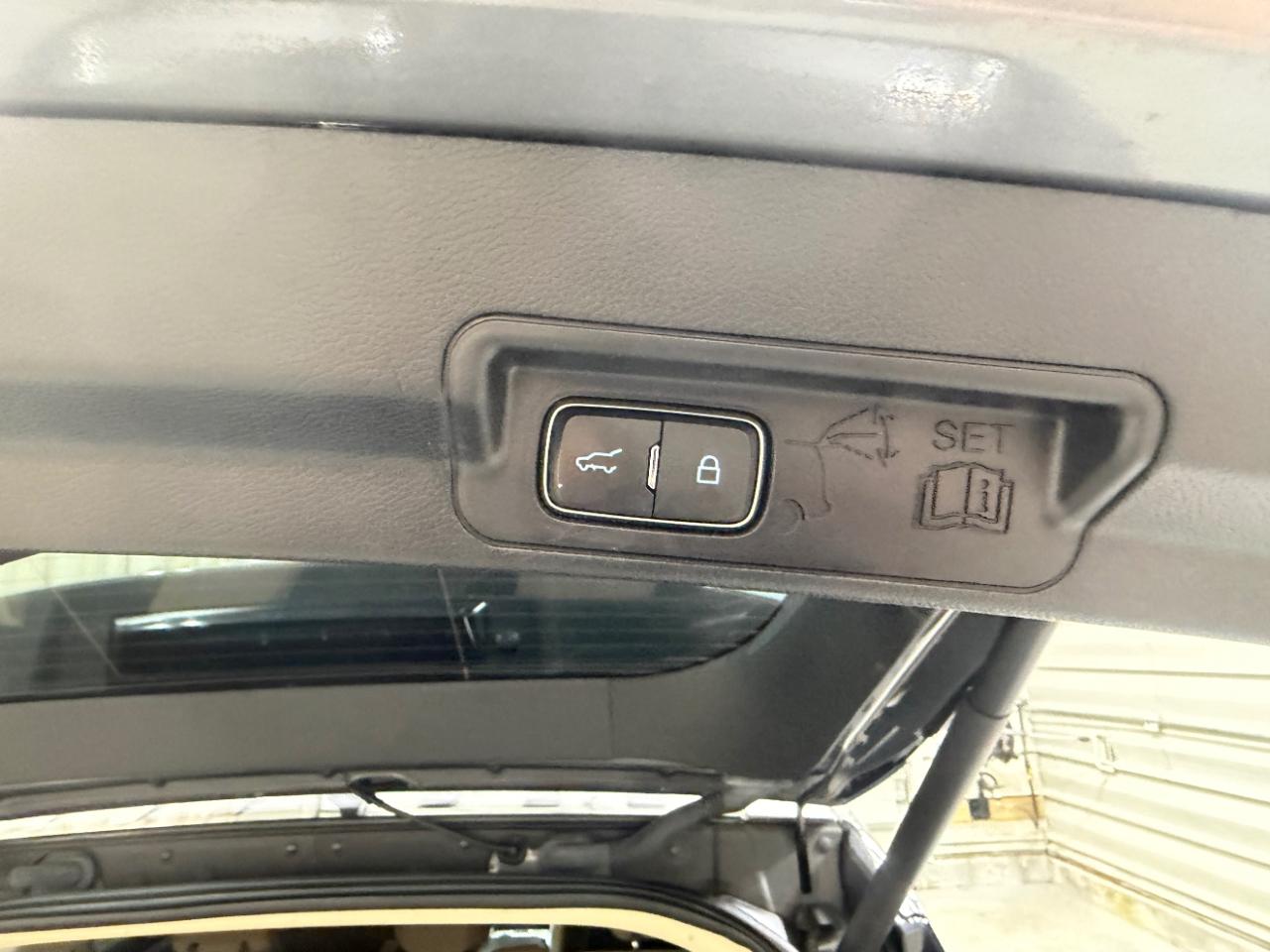 Ford Explorer Base 4WD 2021