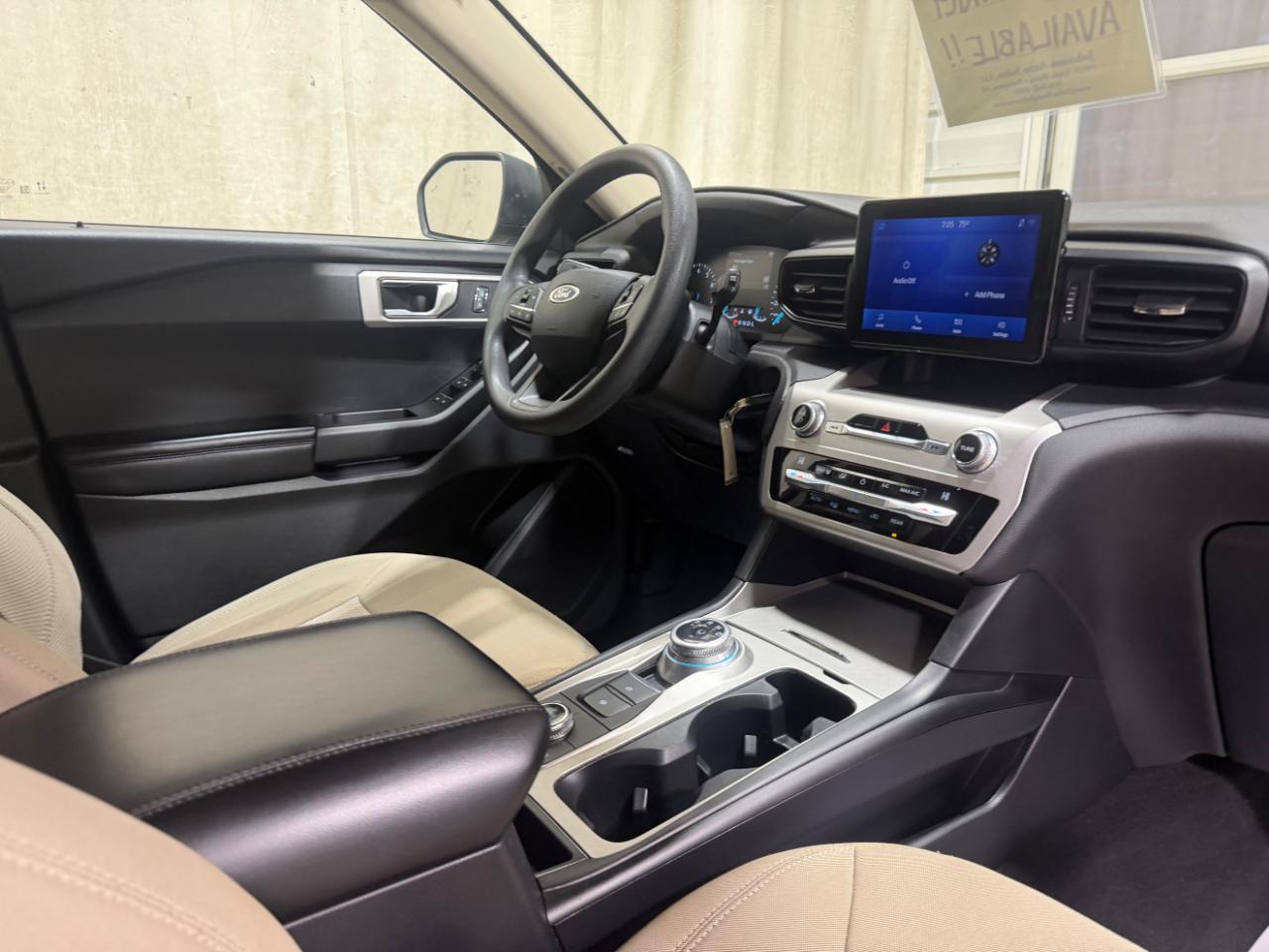 Ford Explorer Base 4WD 2021