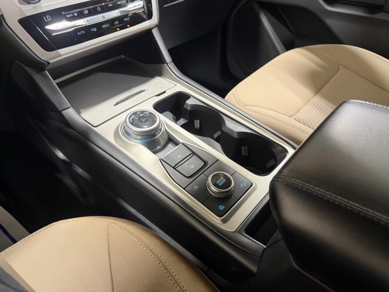 Ford Explorer Base 4WD 2021