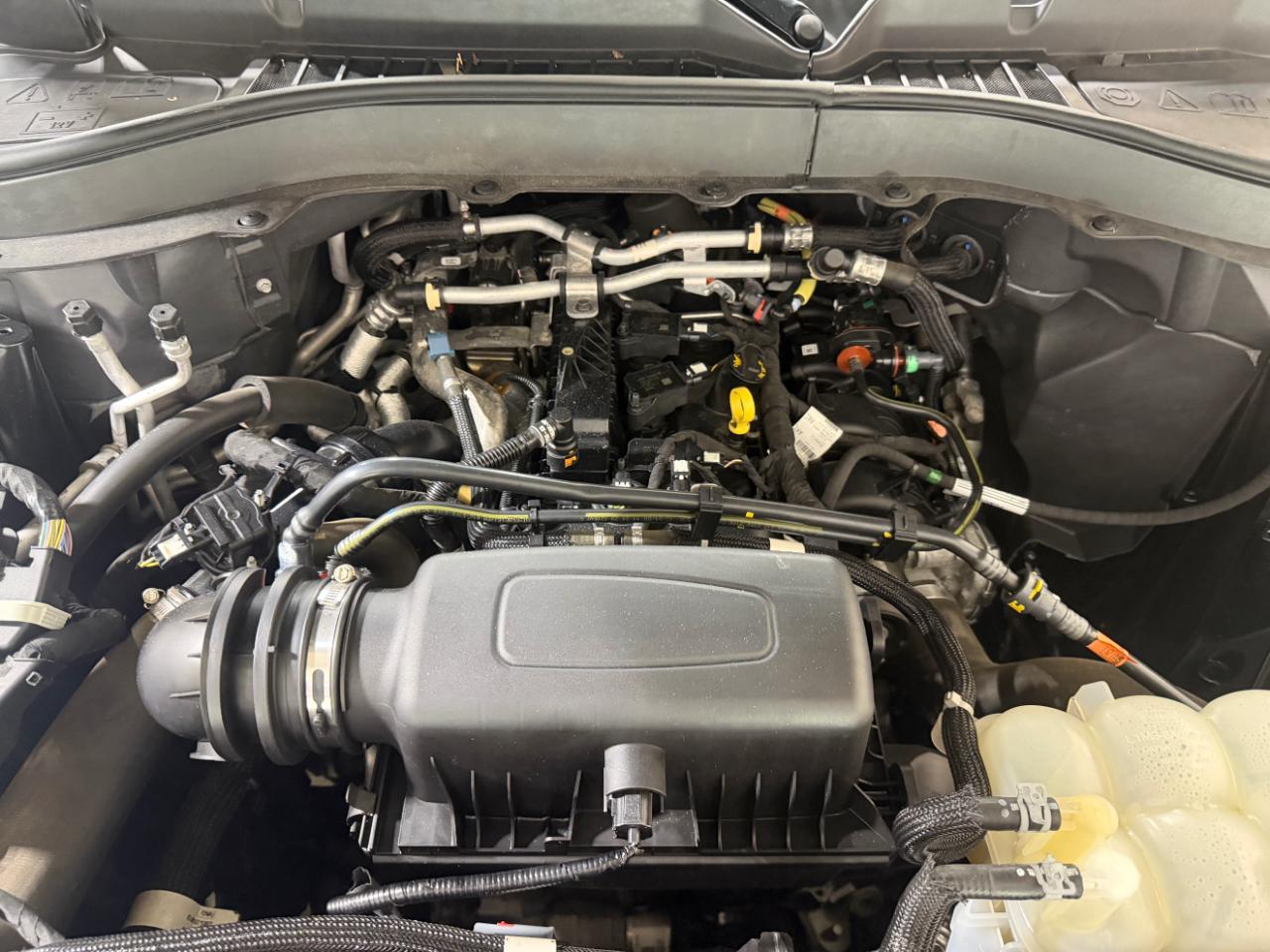 Ford Explorer Base 4WD 2021