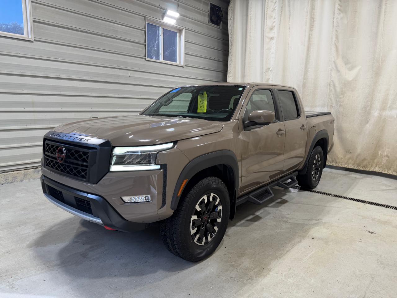 Nissan Frontier Crew Cab 4x4 PRO-4X Auto 2023