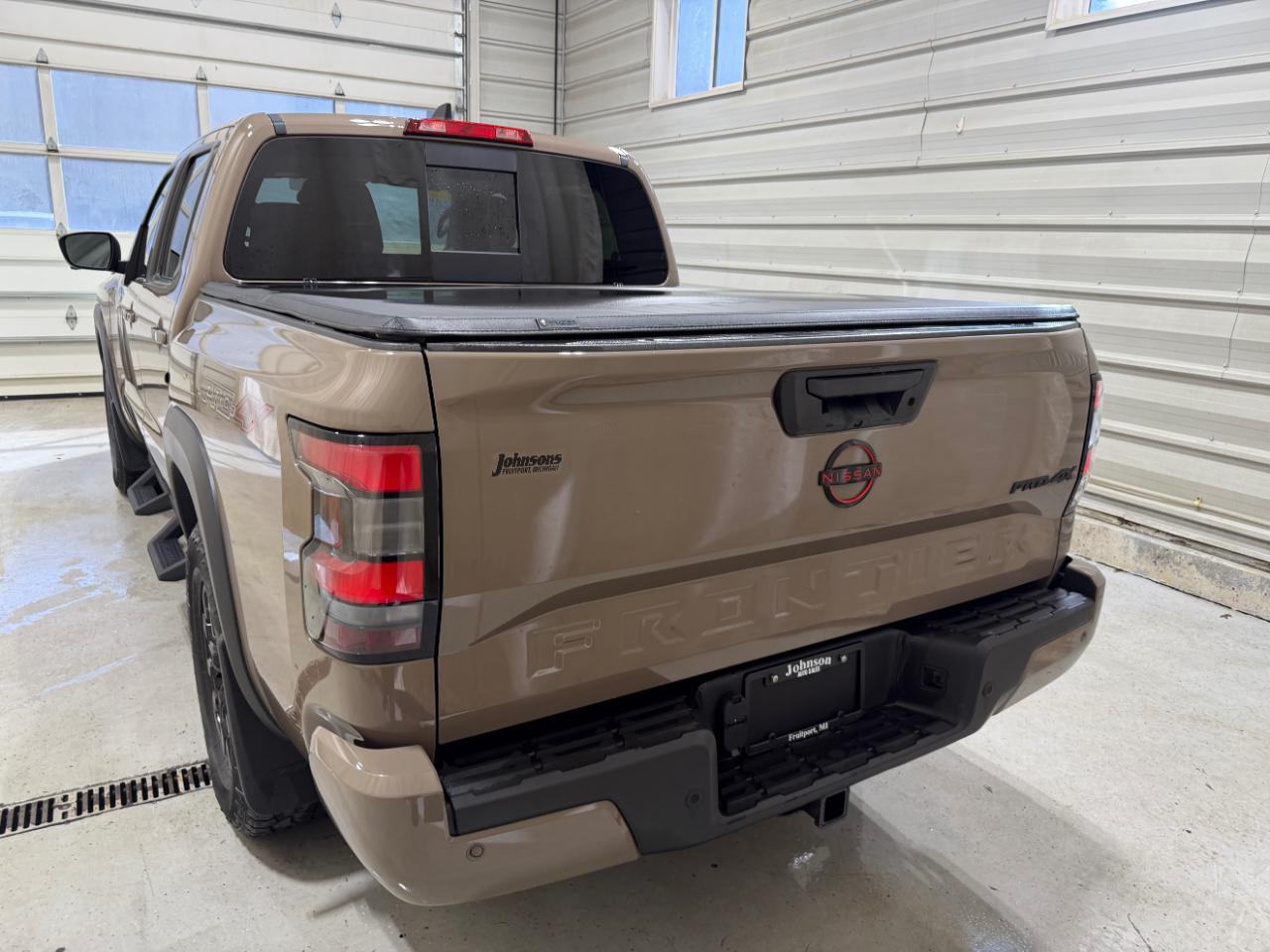 Nissan Frontier Crew Cab 4x4 PRO-4X Auto 2023