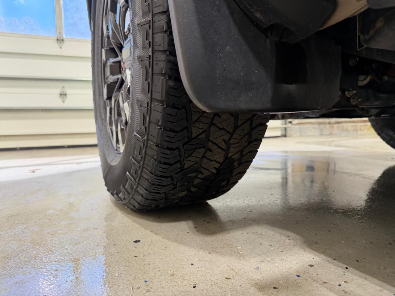 Nissan Frontier Crew Cab 4x4 PRO-4X Auto 2023
