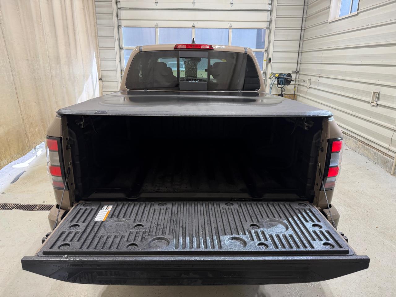 Nissan Frontier Crew Cab 4x4 PRO-4X Auto 2023