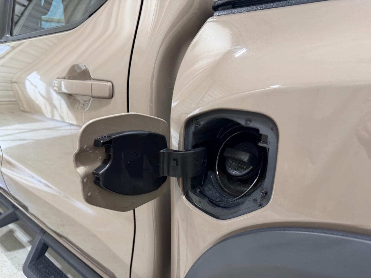 Nissan Frontier Crew Cab 4x4 PRO-4X Auto 2023