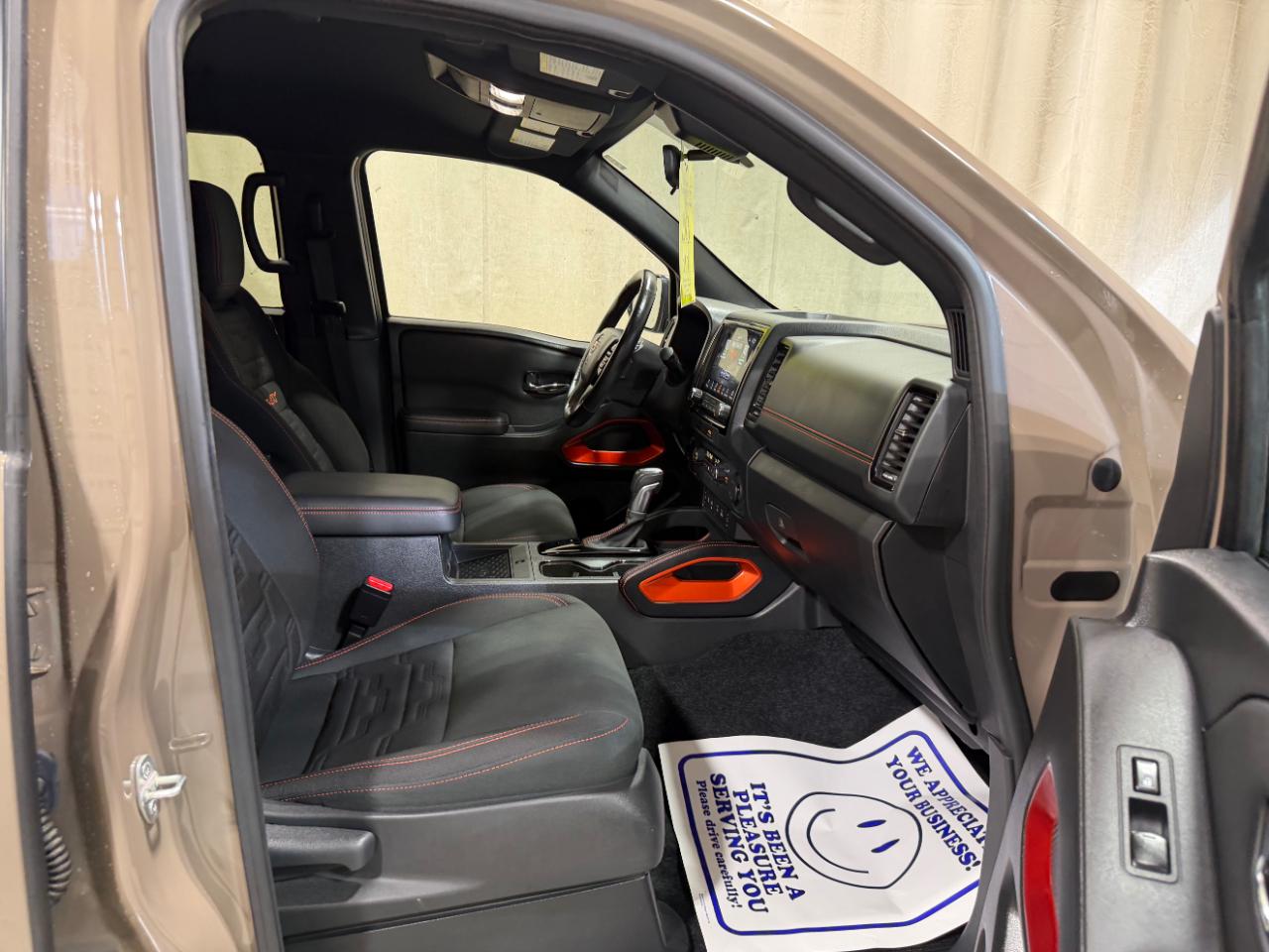 Nissan Frontier Crew Cab 4x4 PRO-4X Auto 2023