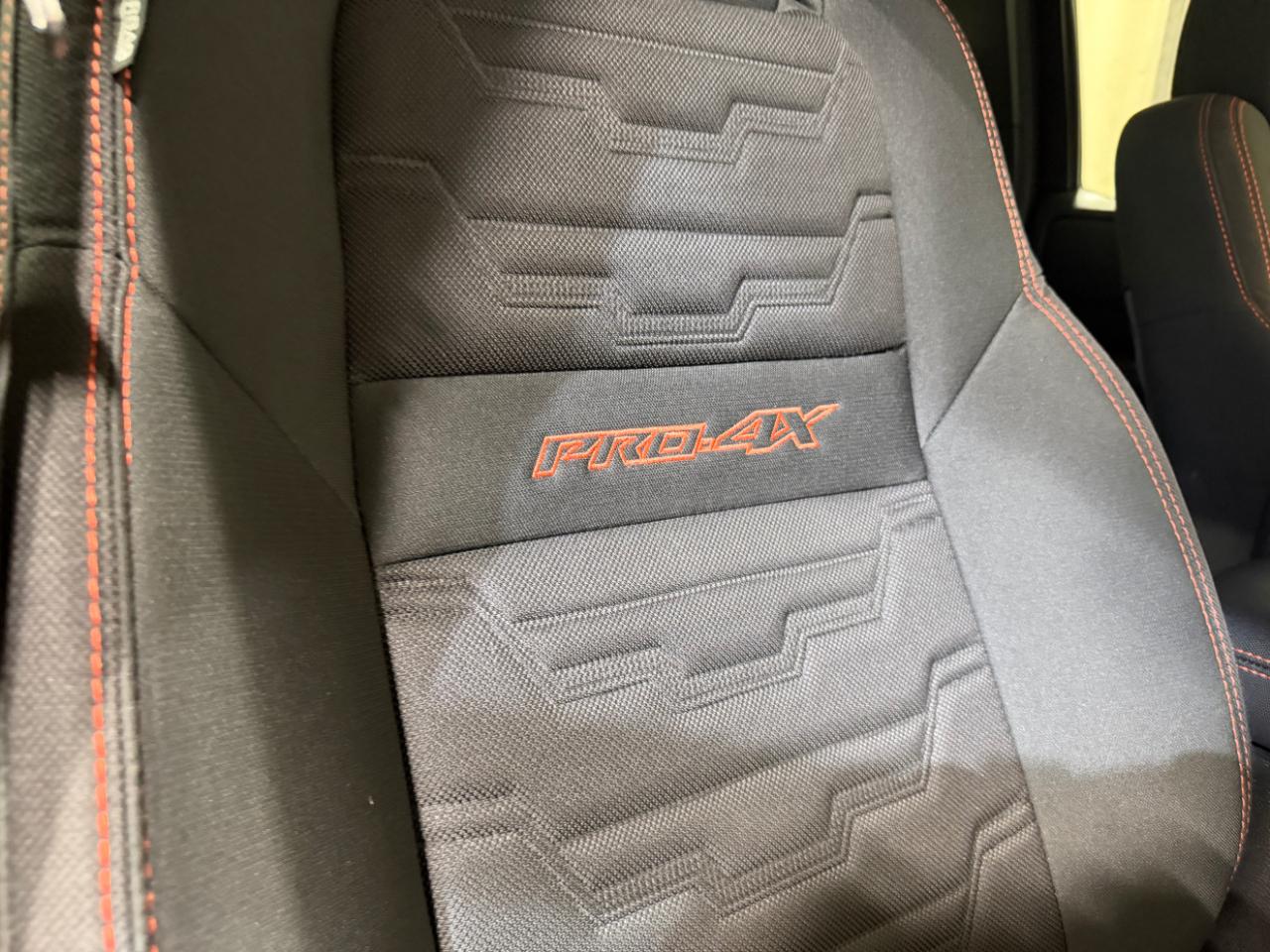 Nissan Frontier Crew Cab 4x4 PRO-4X Auto 2023