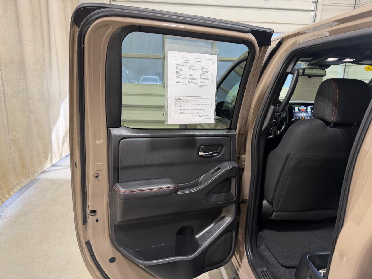 Nissan Frontier Crew Cab 4x4 PRO-4X Auto 2023